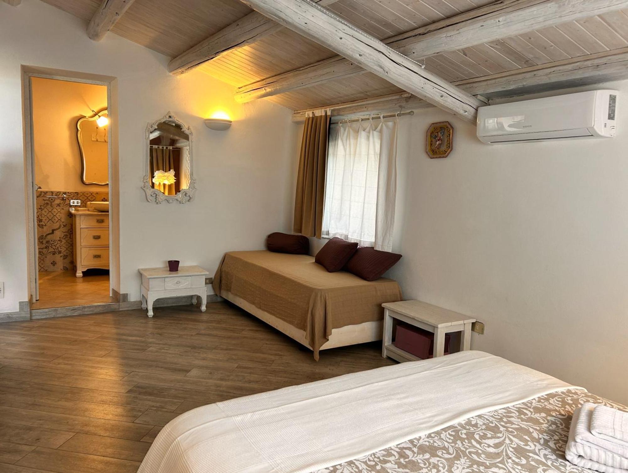 Casa Lo Iacono Hotel Petralia Sottana Exterior photo